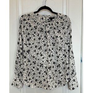 Ann Taylor White with Black Floral Print Long Sleeves  Lightweight Workwear EUC